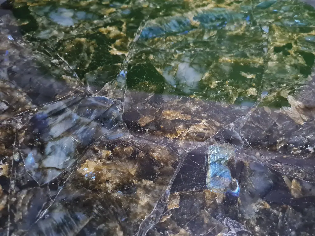 Labradorite Gemstone